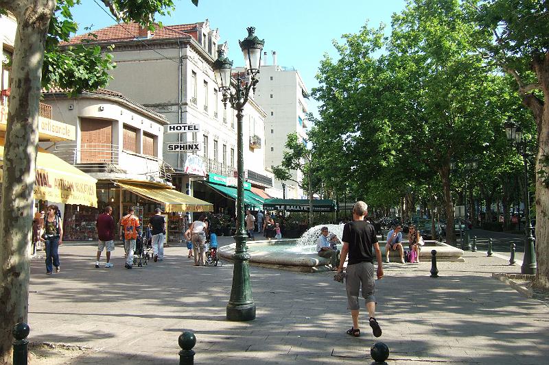 2011-05- (1568).JPG - Allée de Provence, la petite Champs-Èlysées